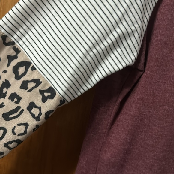 Long sleeved mixed print top - Picture 2 of 3